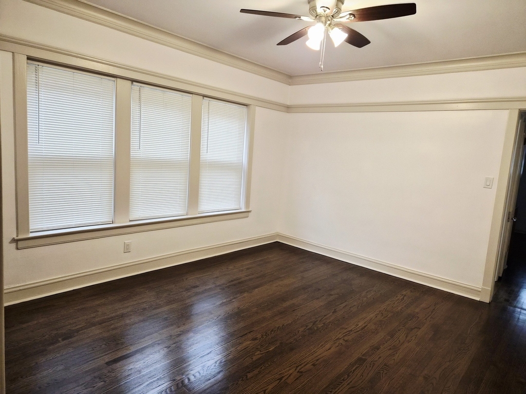 7826 S Bennett Avenue - Photo 4