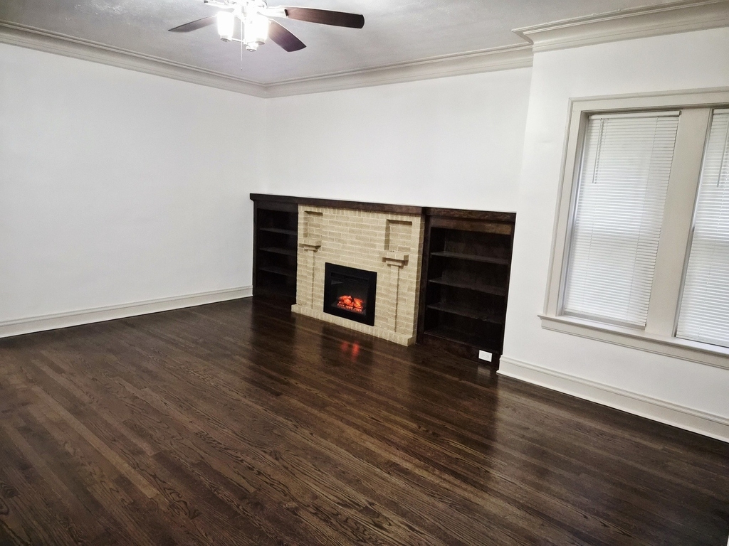 7826 S Bennett Avenue - Photo 2