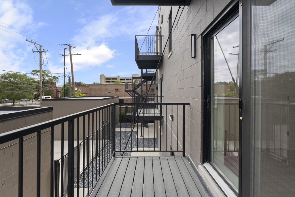 428 E 50th Place - Photo 25