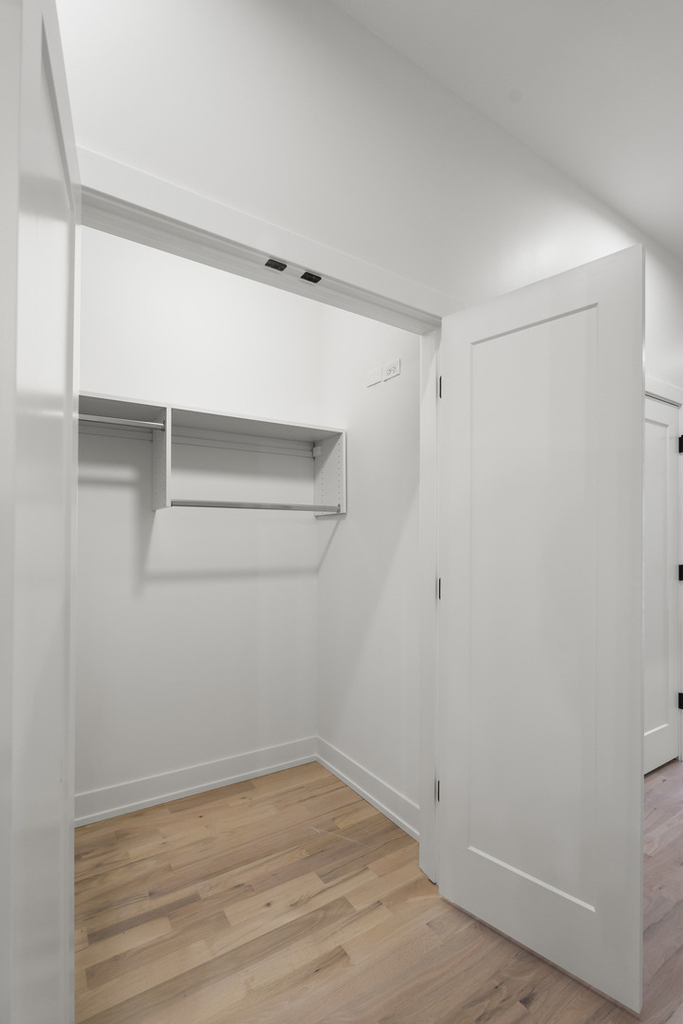 428 E 50th Place - Photo 15