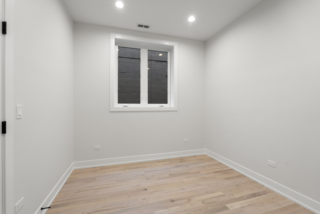 428 E 50th Place - Photo 11