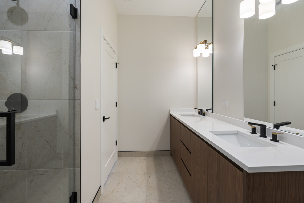 428 E 50th Place - Photo 24
