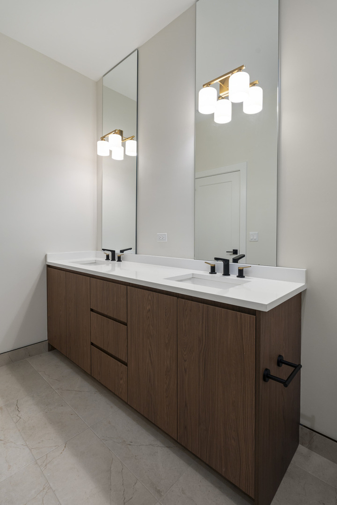 428 E 50th Place - Photo 23