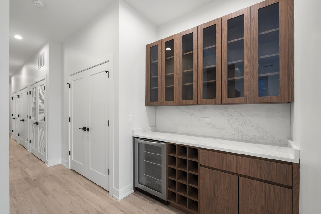 428 E 50th Place - Photo 7