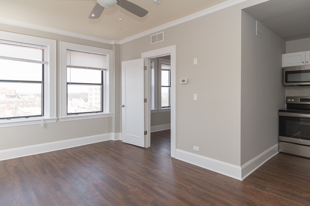 817 W Lakeside Place - Photo 6
