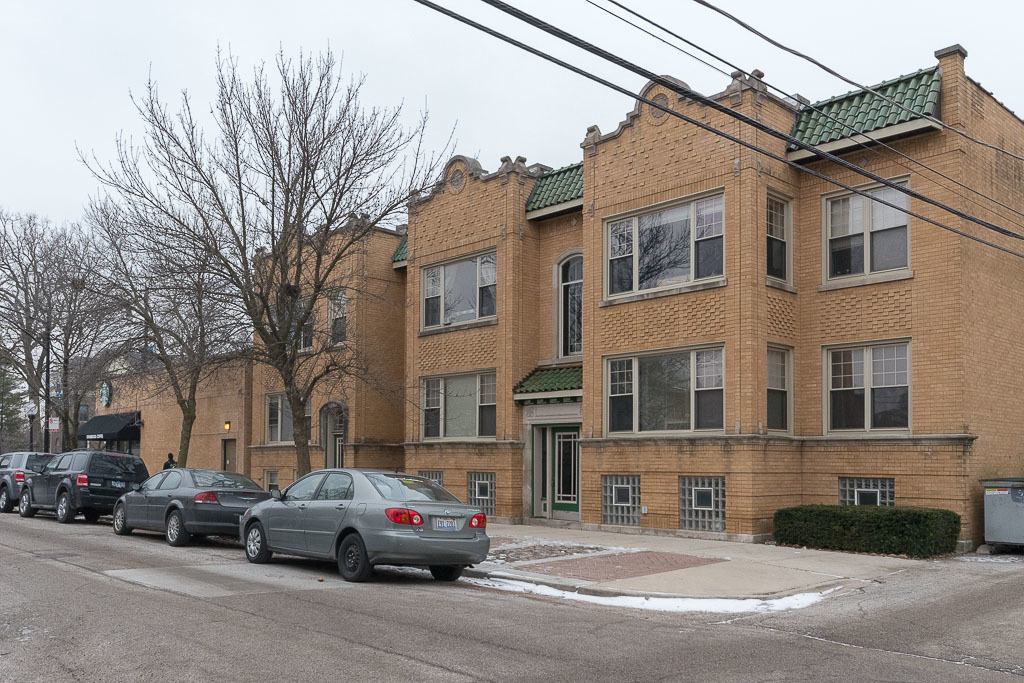 5210 N Sawyer Avenue - Photo 1