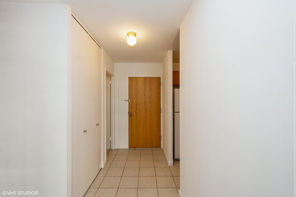 211 E Ohio Street - Photo 2