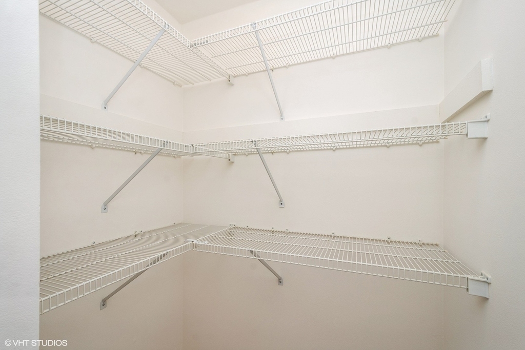 211 E Ohio Street - Photo 9