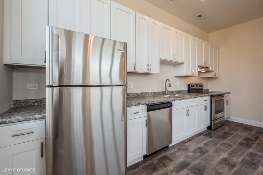9101 S Beverly Avenue - Photo 2