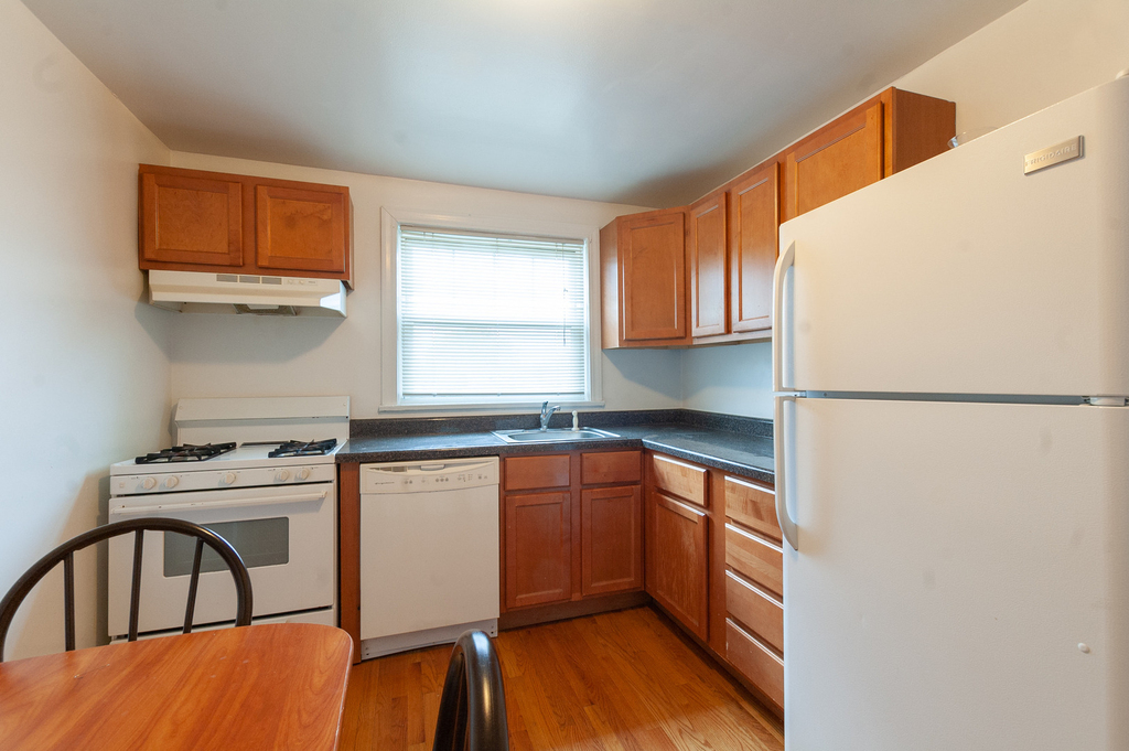 4258 W Nelson Street - Photo 1