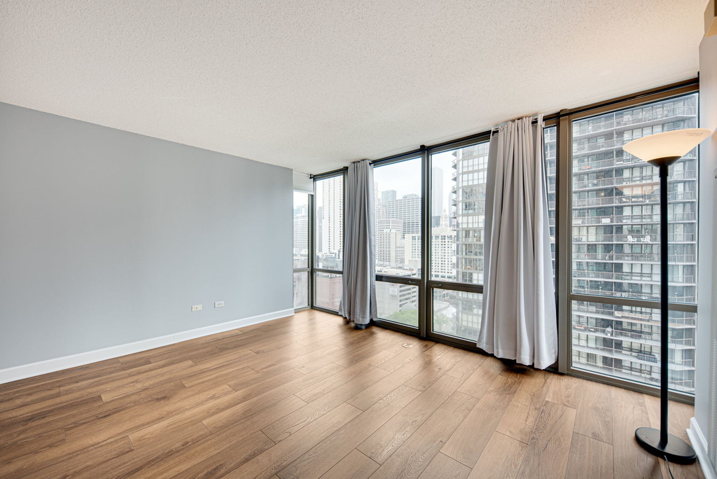 2 E Erie Street - Photo 5