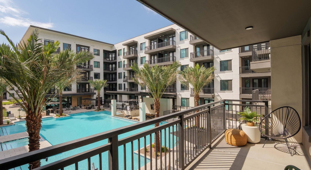 500 E Rivulon Boulevard - Photo 44