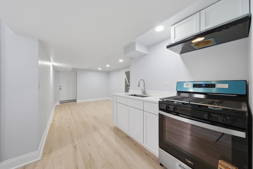 541 N Lawndale Avenue - Photo 1