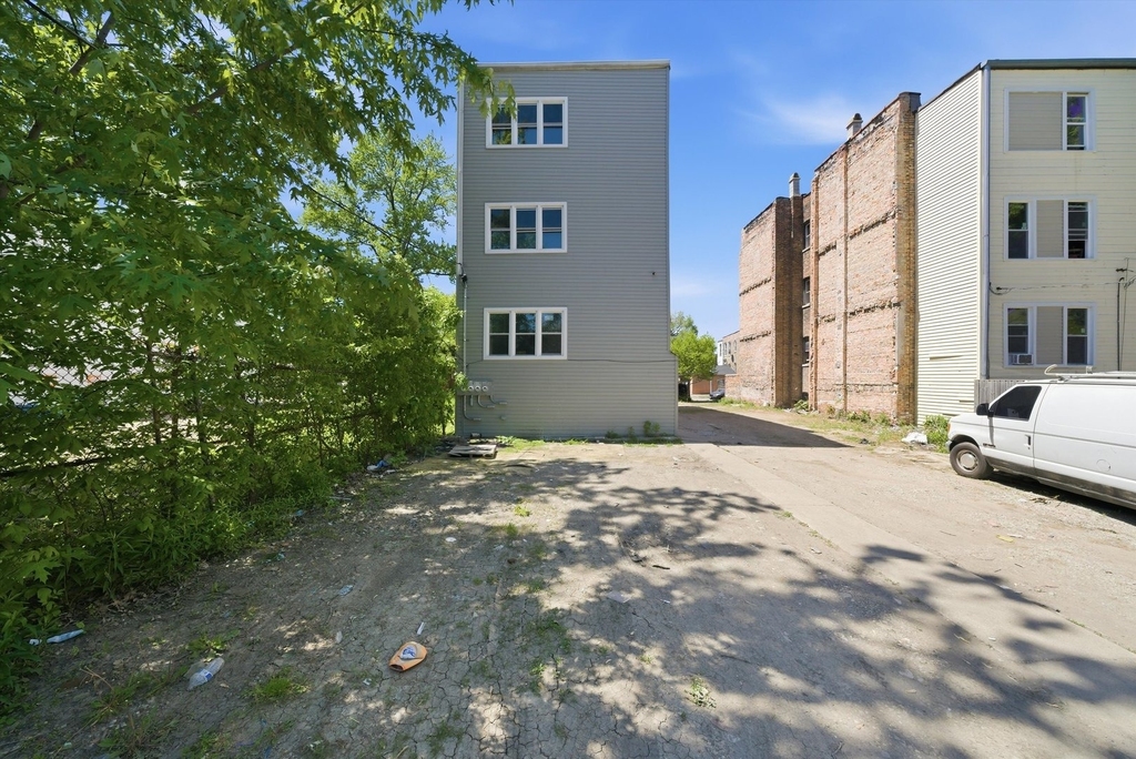 541 N Lawndale Avenue - Photo 8