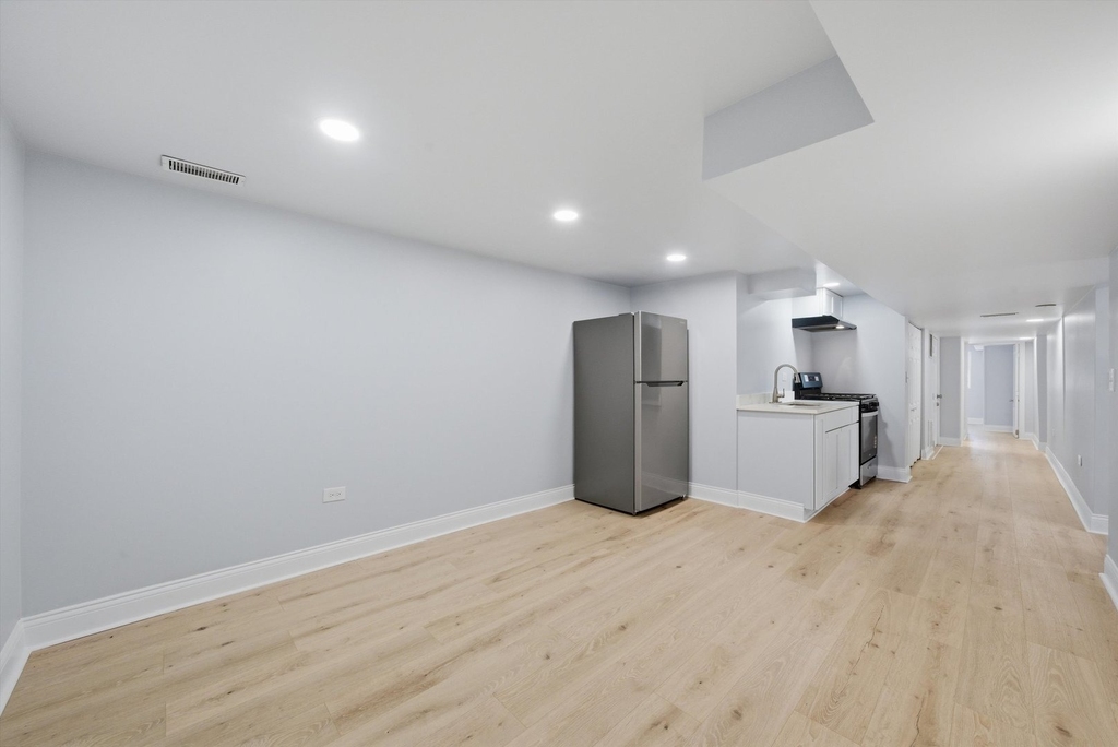 541 N Lawndale Avenue - Photo 2