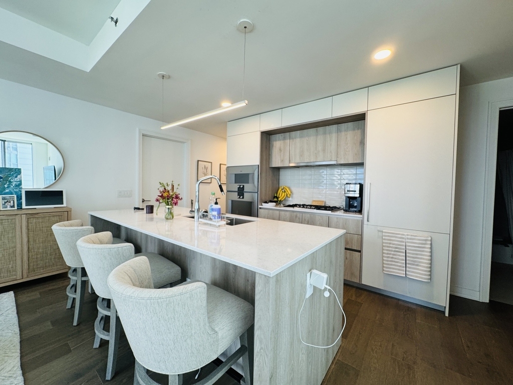 211 N Harbor Drive - Photo 3