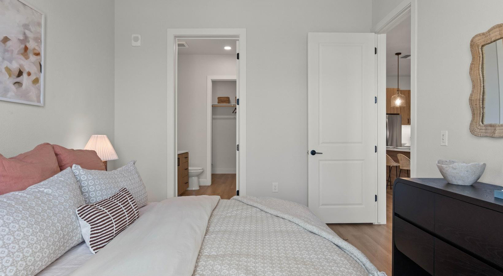 500 E Rivulon Boulevard - Photo 6