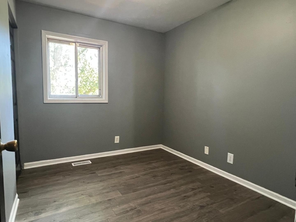 1839 Mckool Avenue - Photo 7