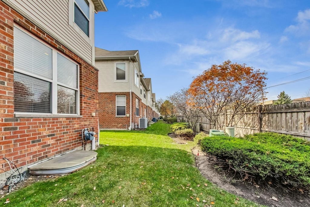1686 Buckingham Drive - Photo 40
