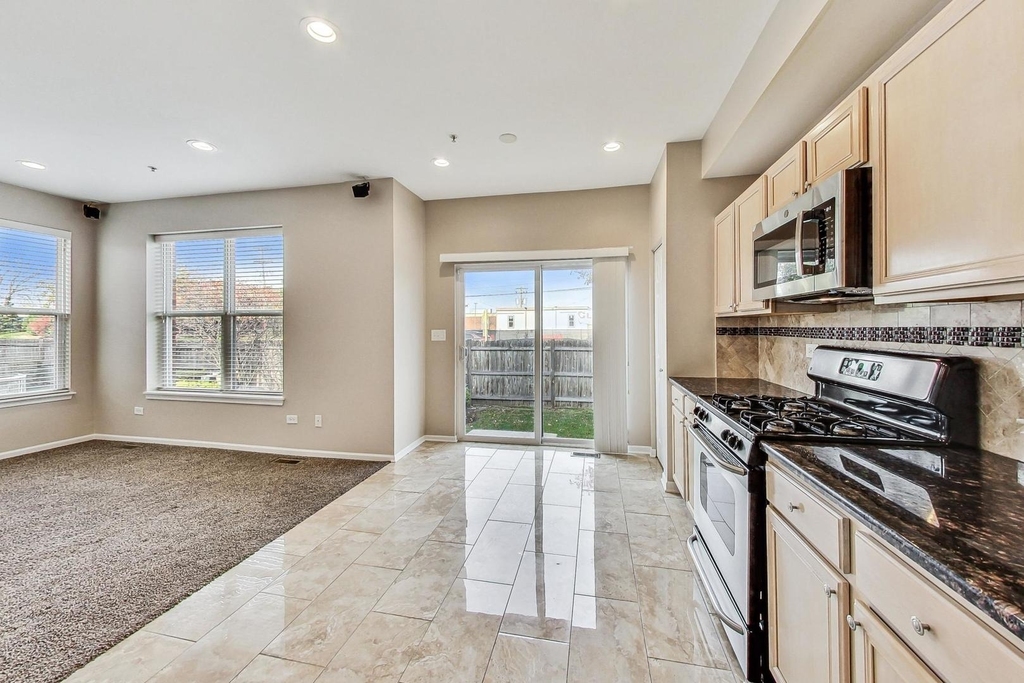 1686 Buckingham Drive - Photo 10