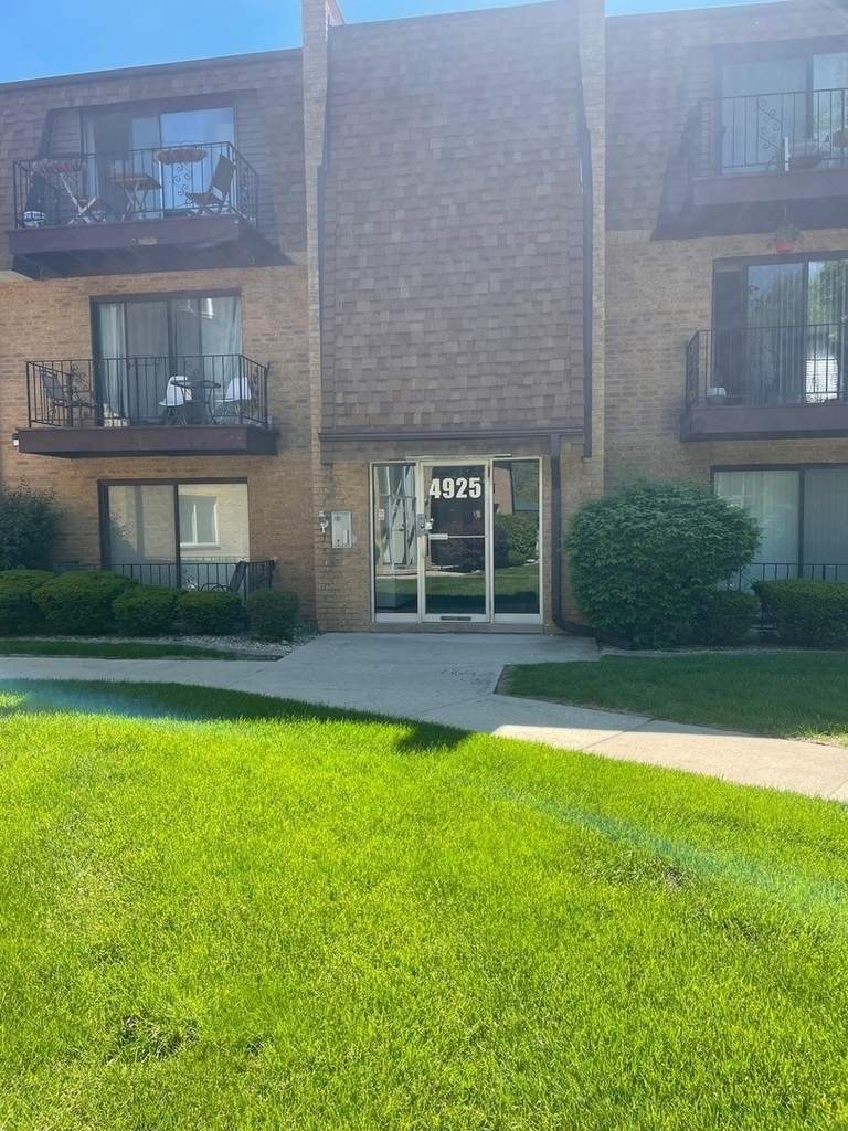 4925 W 109th Street - Photo 0