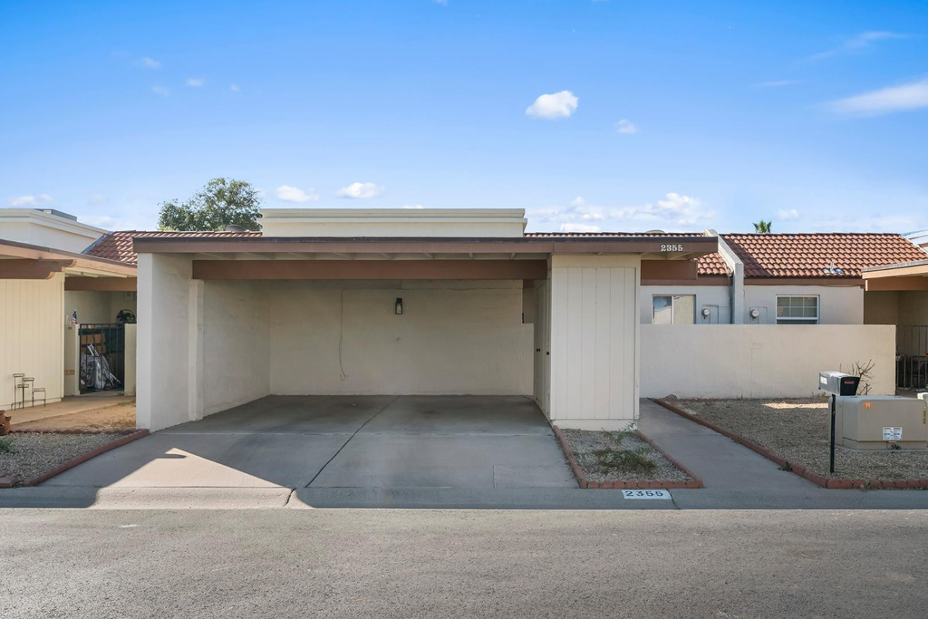 2355 W Voltaire Avenue - Photo 0