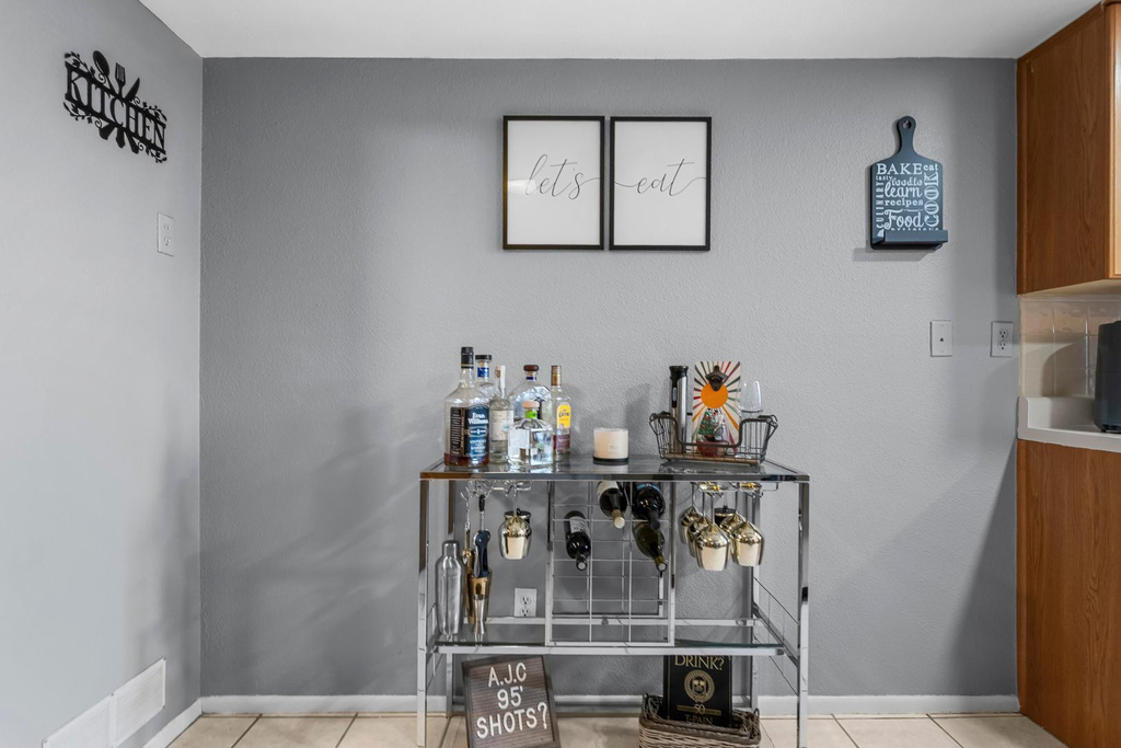 2355 W Voltaire Avenue - Photo 7