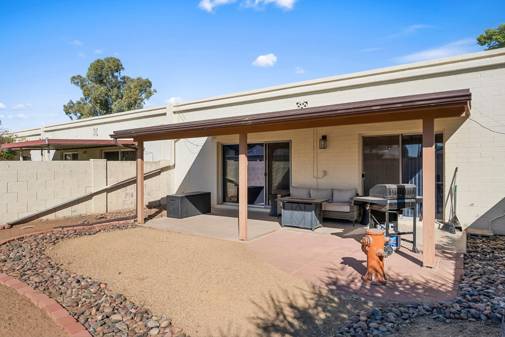 2355 W Voltaire Avenue - Photo 13