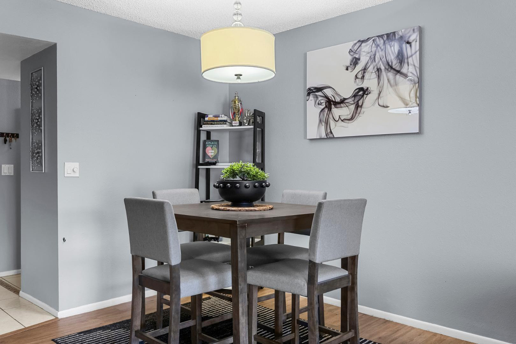 2355 W Voltaire Avenue - Photo 3