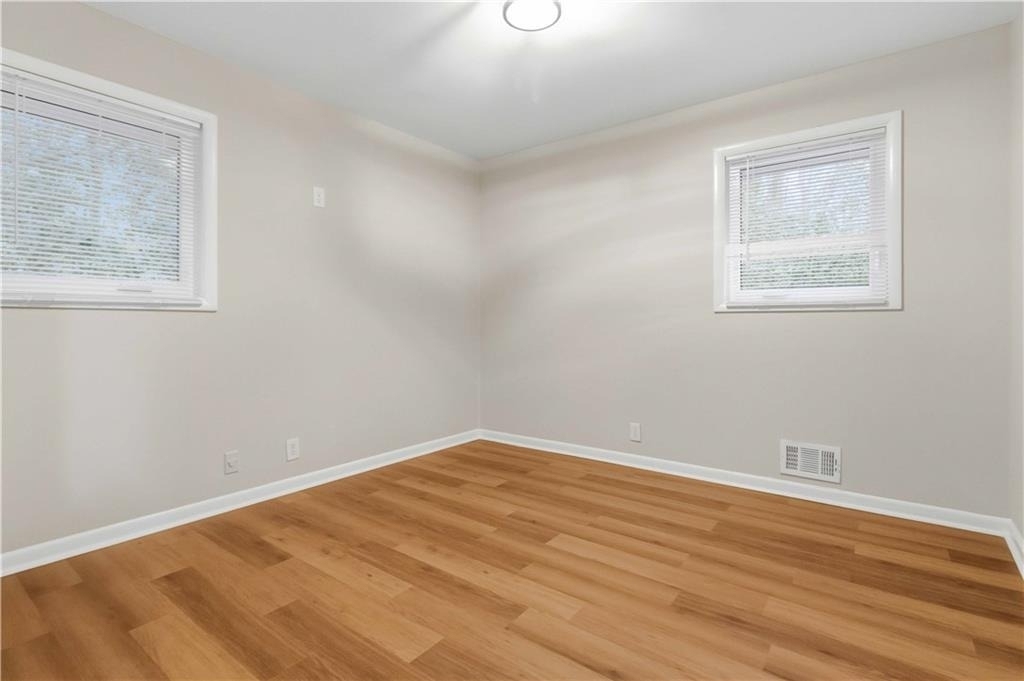 2953 Meadowview Drive Se - Photo 19