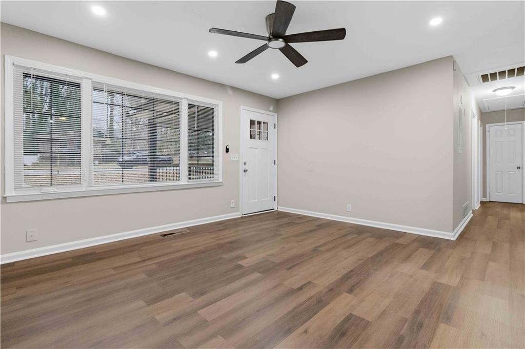 2953 Meadowview Drive Se - Photo 6