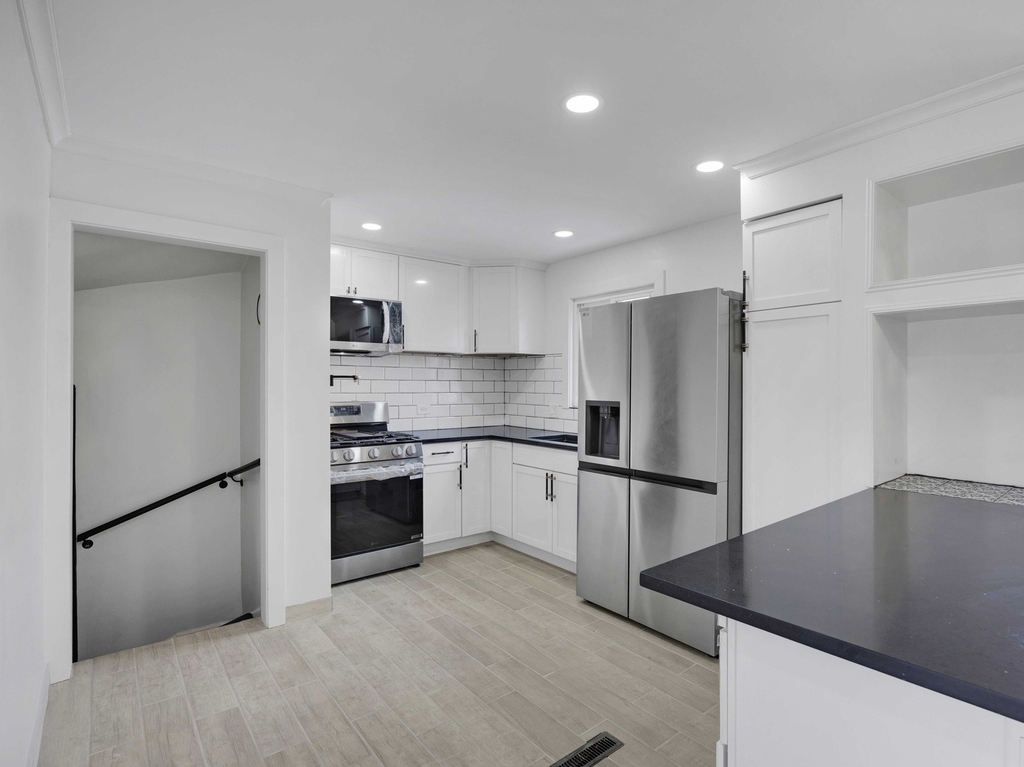 10606 S Vernon Avenue - Photo 6