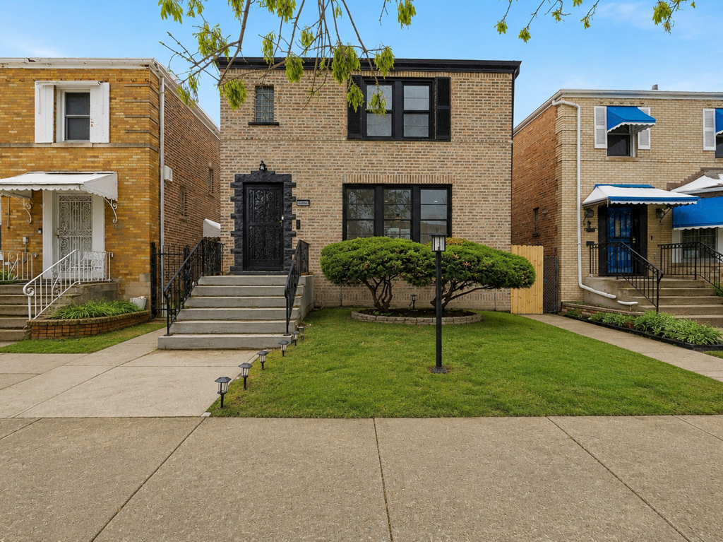 10606 S Vernon Avenue - Photo 0