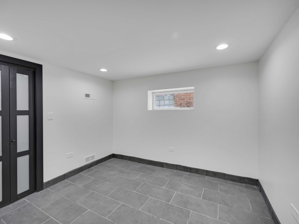 10606 S Vernon Avenue - Photo 13