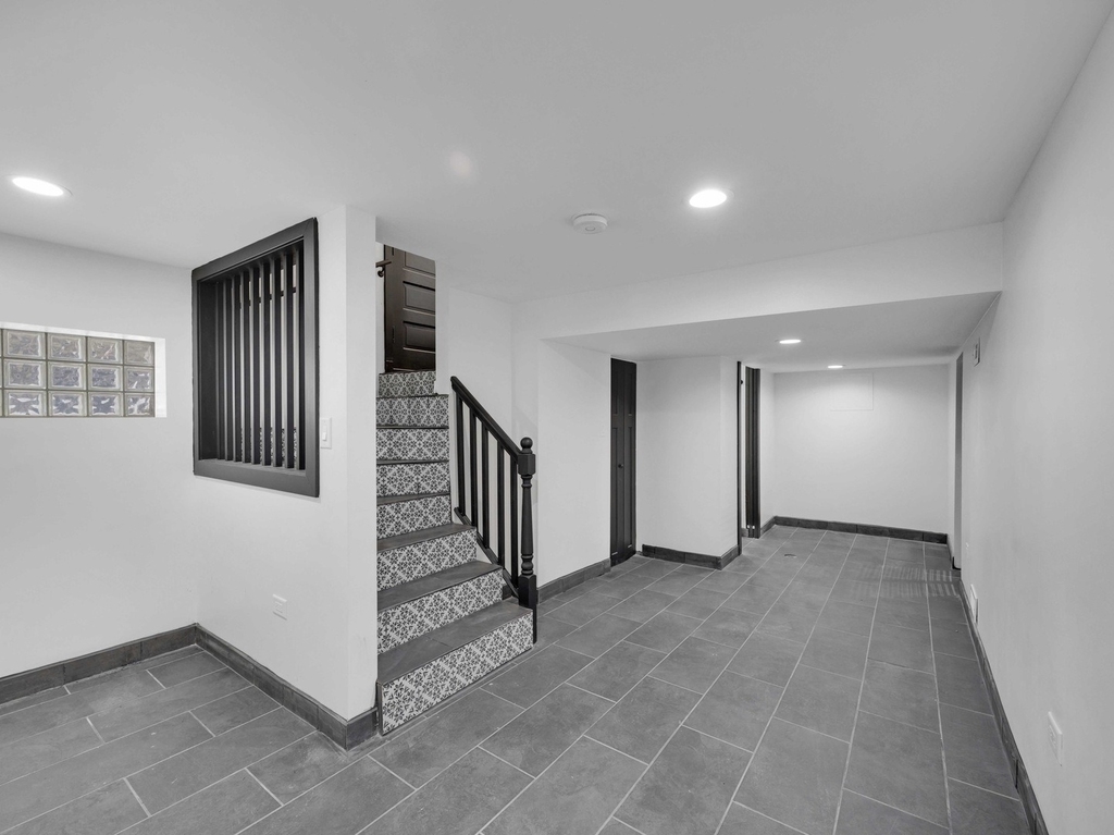 10606 S Vernon Avenue - Photo 9