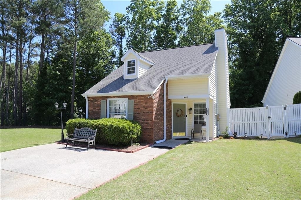685 Crossbridge Alley - Photo 0