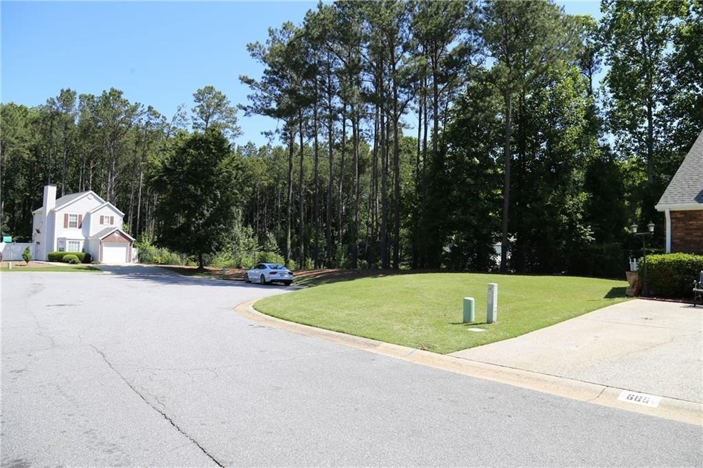 685 Crossbridge Alley - Photo 1