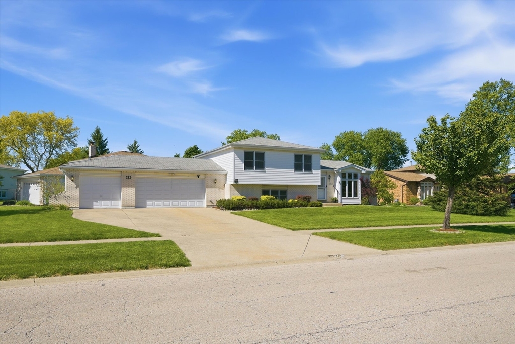 752 Rosanne Street - Photo 3