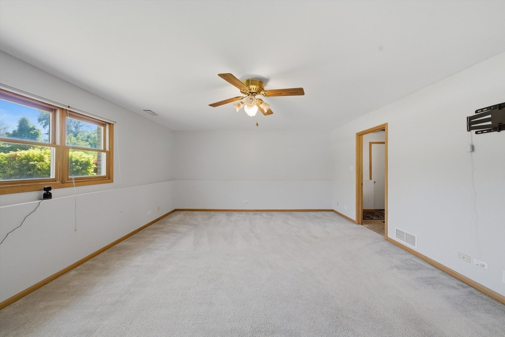 752 Rosanne Street - Photo 19