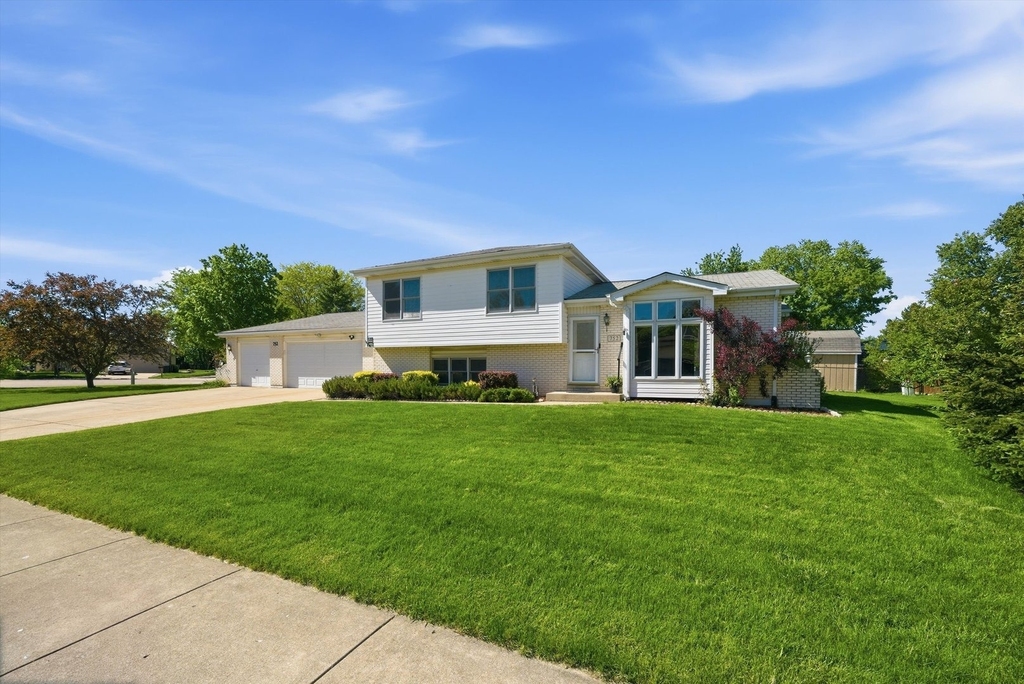 752 Rosanne Street - Photo 4