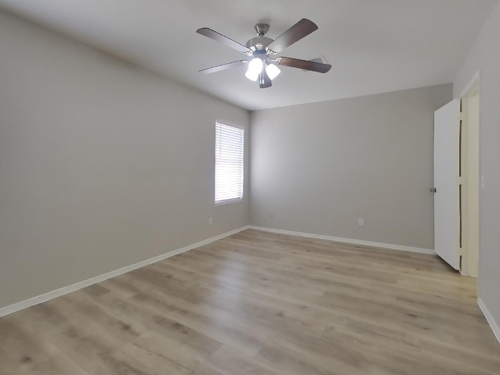 11807 W Aster Drive - Photo 7
