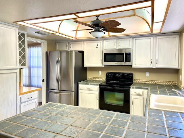 405 E Marigold Lane - Photo 3