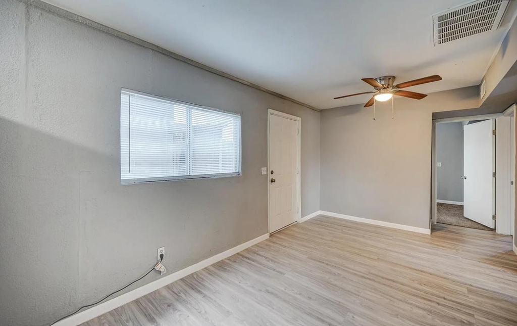 2135 W Hadley Street - Photo 2