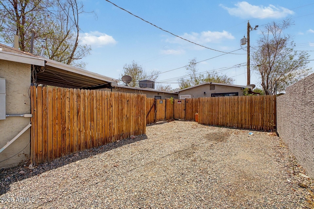 2135 W Hadley Street - Photo 9