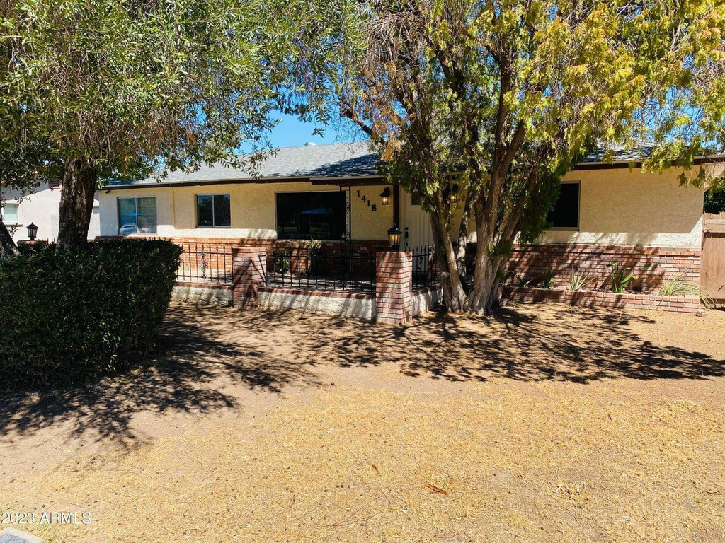 1418 E Williams Street - Photo 0