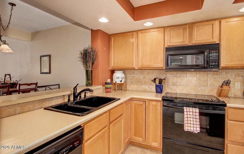 4015 N 78th Street - Photo 4