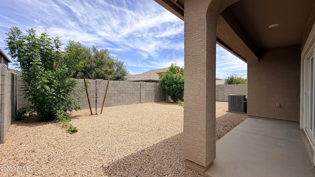 35420 W San Alvarez Avenue - Photo 16