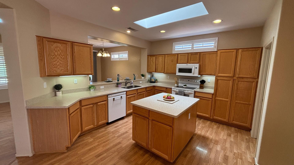 15138 W Las Brizas Lane - Photo 5