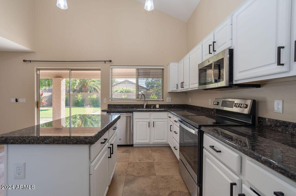 7457 W Melinda Lane - Photo 8
