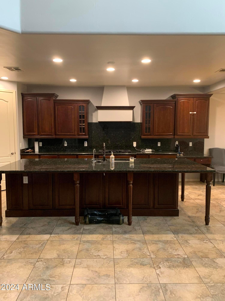 2219 E Wisteria Drive - Photo 5